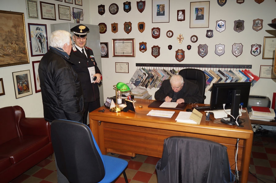 Il Vescovo di Casale in visita dai Carabinieri