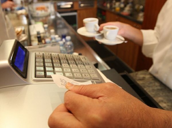 La Guardia di Finanza di Tortona sanziona un nuovo locale: i titolari non emettevano gli scontrini