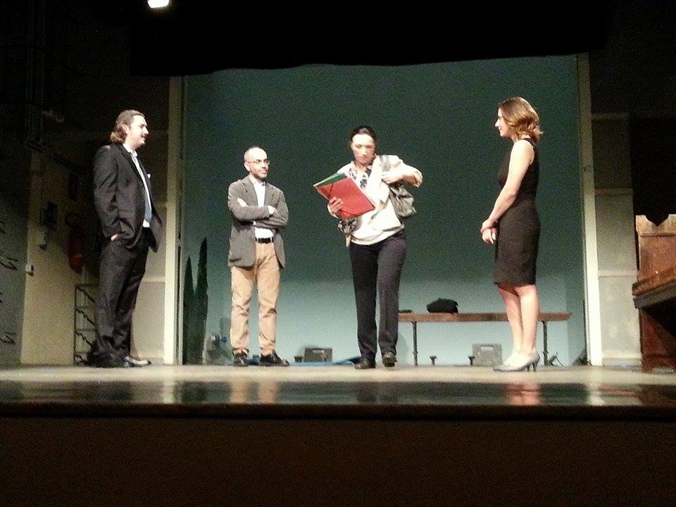 La logica mostruosa del branco. Recensione de “La Palestra” al Teatro San Francesco