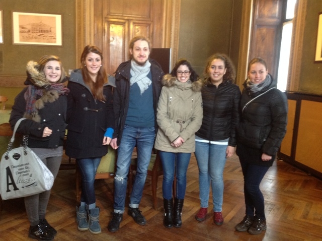 Alessandria combatte la dispersione scolastica col progetto “Diamoci una mano”