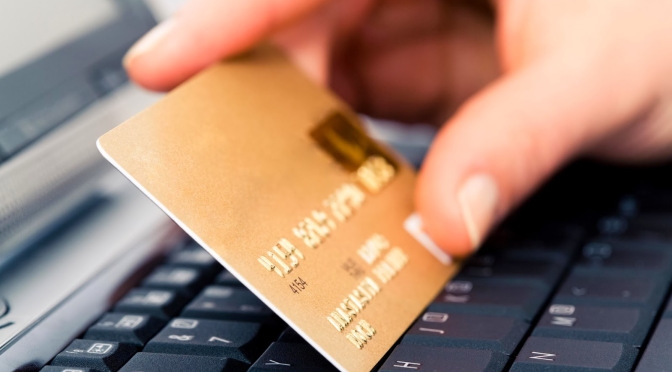 Catturato dalla Polizia falsificatore di carte di credito. Sull’uomo mandato d’arresto europeo