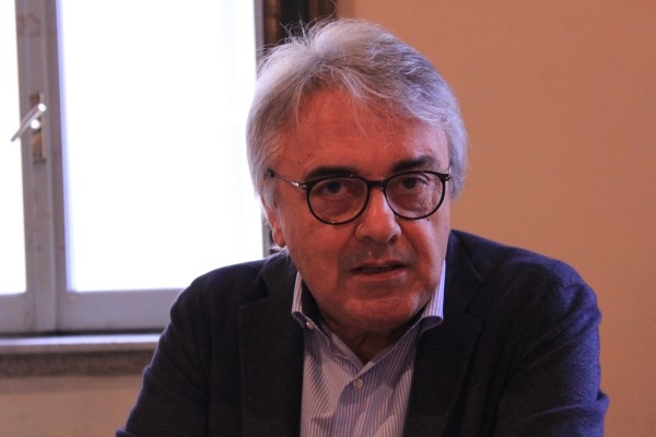 A Valenza consiglio comunale senza risparmio di colpi. Cassano intanto scoraggiato dalla ‘sindaco-mania’