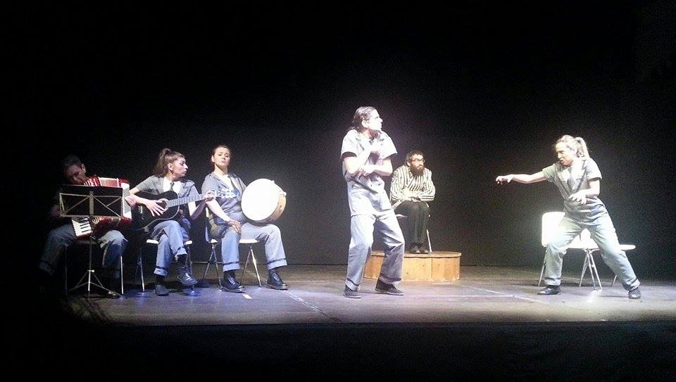 Tutto ciò che è teatralmente possibile e di più. Recensione del “Marcido show!” al Teatro Ambra