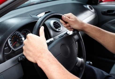 Mai presa la patente viene scoperto al volante di un’auto in giro per Ozzano