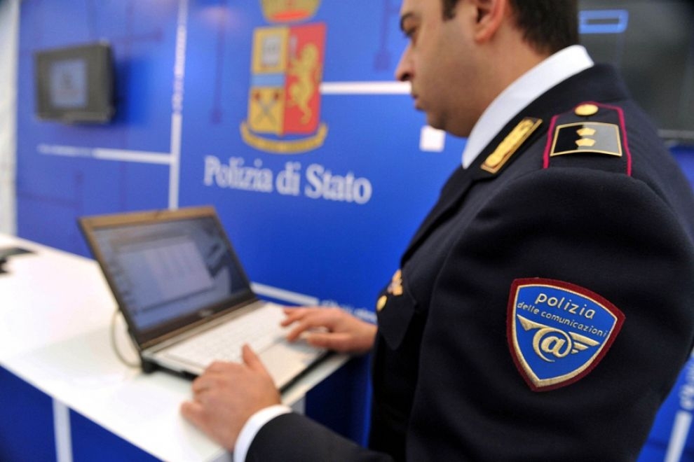 Gruppo di fotografi adesca una sedicenne. Operazione della Polizia anche in provincia di Alessandria