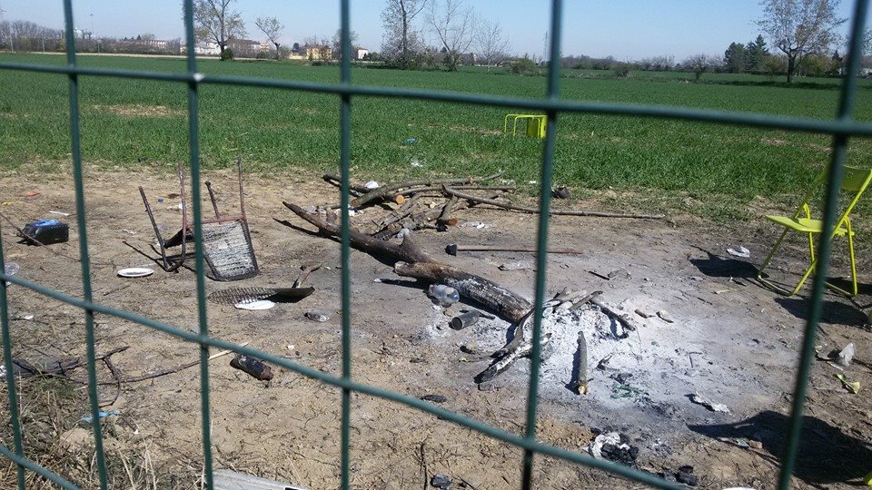 Teppisti devastano il centro cinetecnico “Canis in Fabula