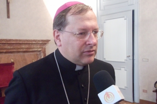 Gli auguri di una buona pasqua dai vescovi Gallese, Catella e Viola [VIDEO]