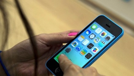 Derubato del cellulare a scuola: denunciata una alessandrina