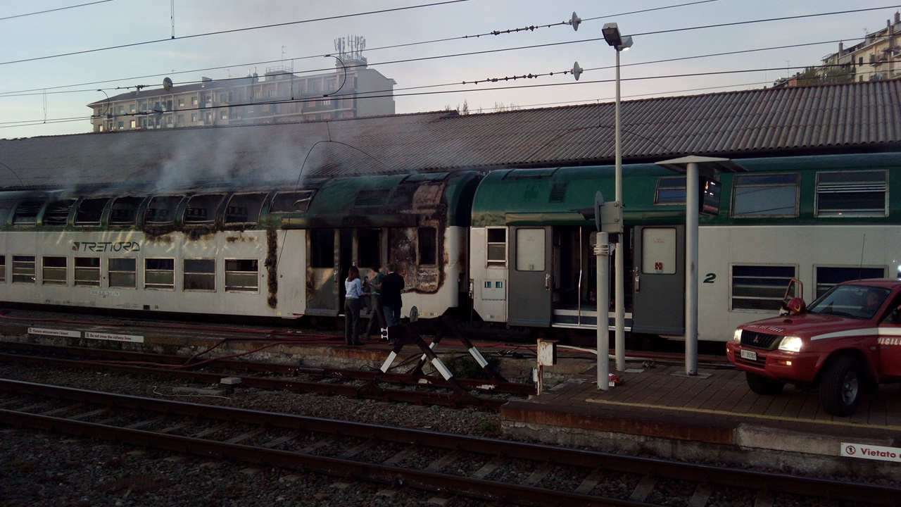 Il video dell’incendio al vagone in stazione [VIDEO]