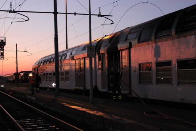 Il video del vagone in fiamme ad Alessandria [VIDEO]