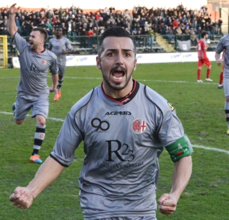 Il Piccolo fa 90 e griffa le maglie dei Grigi
