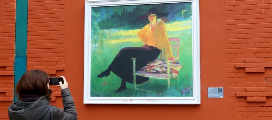 In via Migliara, un sabato di shopping e arte