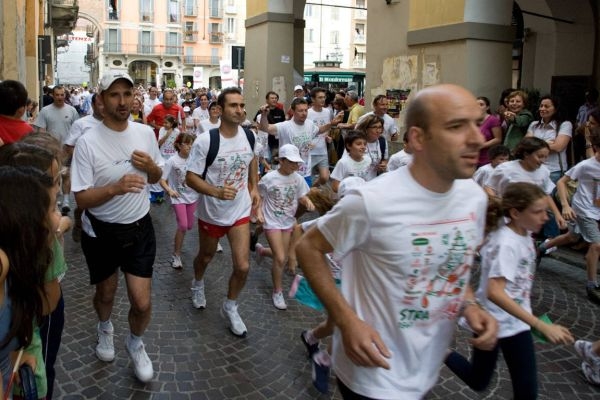 Venerdì sera la StraCasale. Quasi 5 mila le magliette già vendute