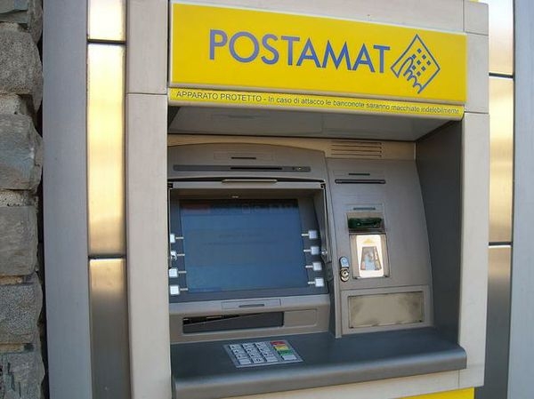 Ladri fanno saltare il postamat a Vignole, ma la cassaforte resiste all’esplosione