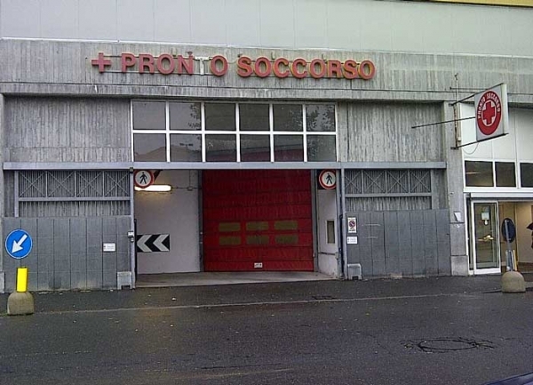 Una sedia brandita contro l’infermiera: panico al Pronto Soccorso