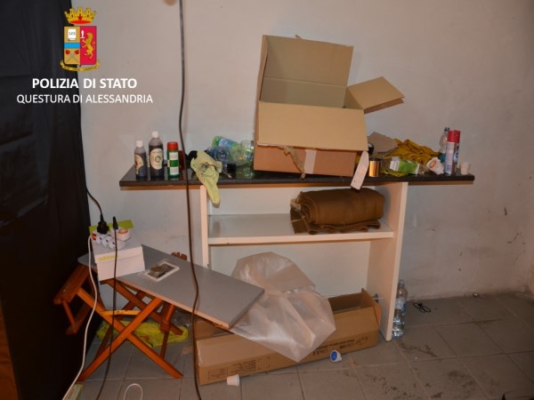 Operazione antidroga: scoperta una serra e piante di marijuana in corso Borsalino