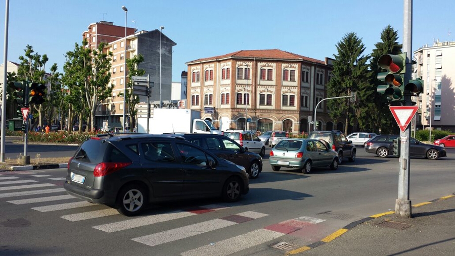 Ripristinato il semaforo in tilt sullo Spalto