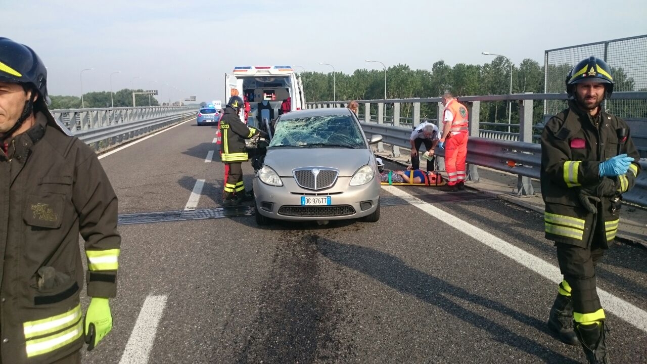Tamponamento tra auto e furgone ad Alessandria