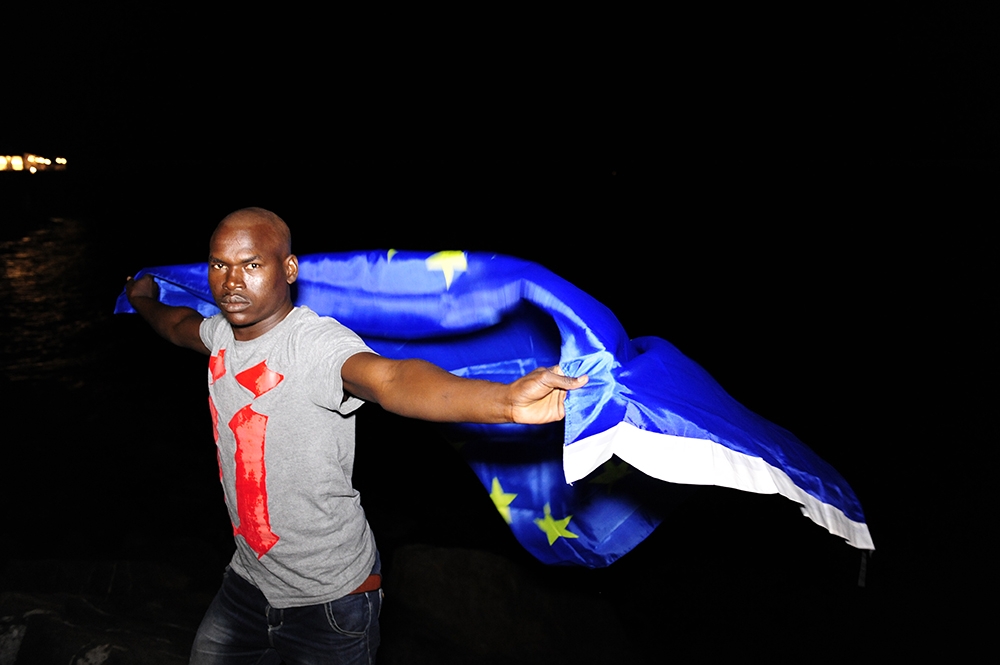 I migranti di Ventimiglia e l’Europa negli scatti di Walter Zollino [FOTO]