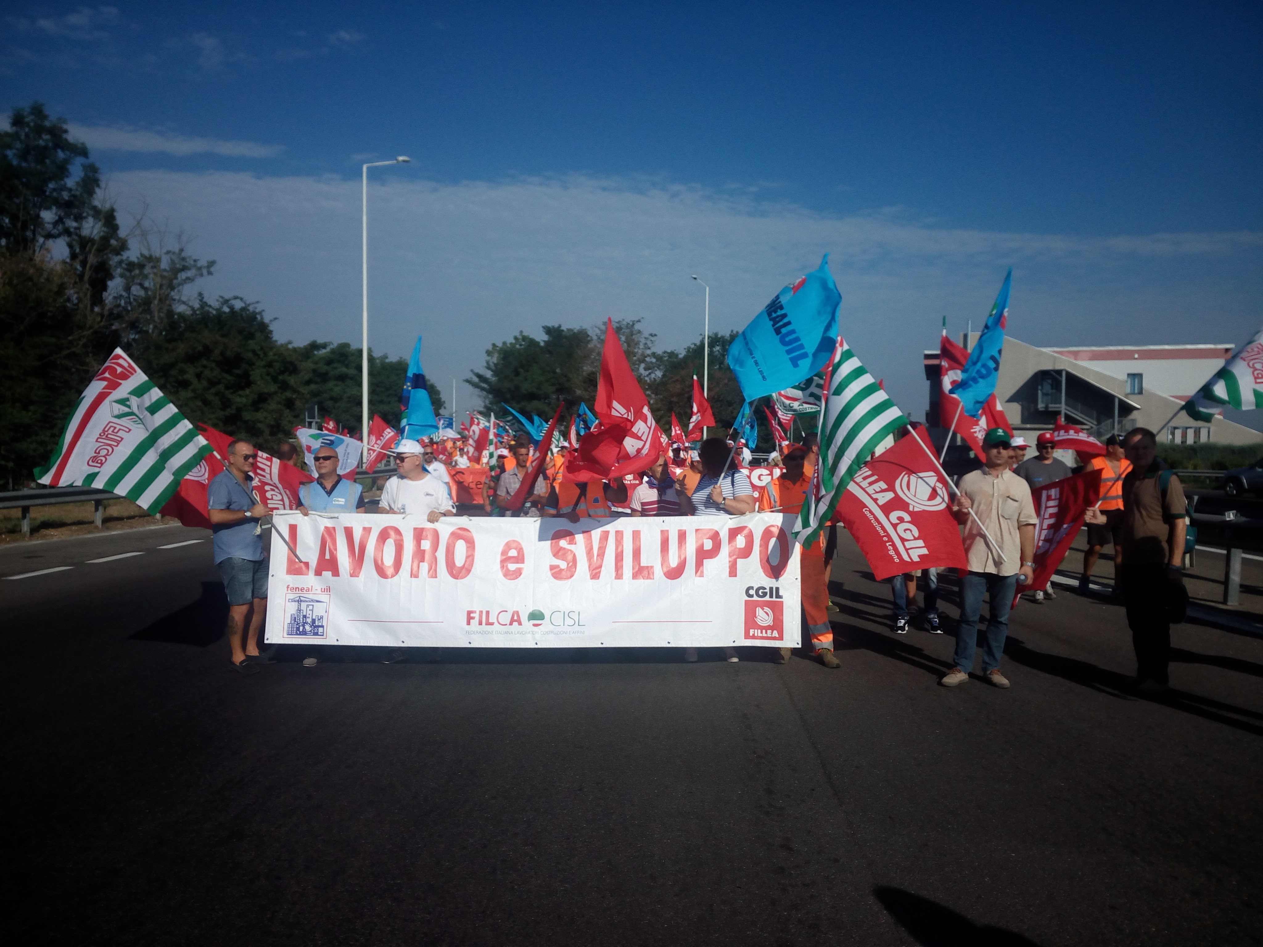 Dopo la marcia degli edili su Tortona, convocato un confronto con i parlamentari del territorio [AUDIO]
