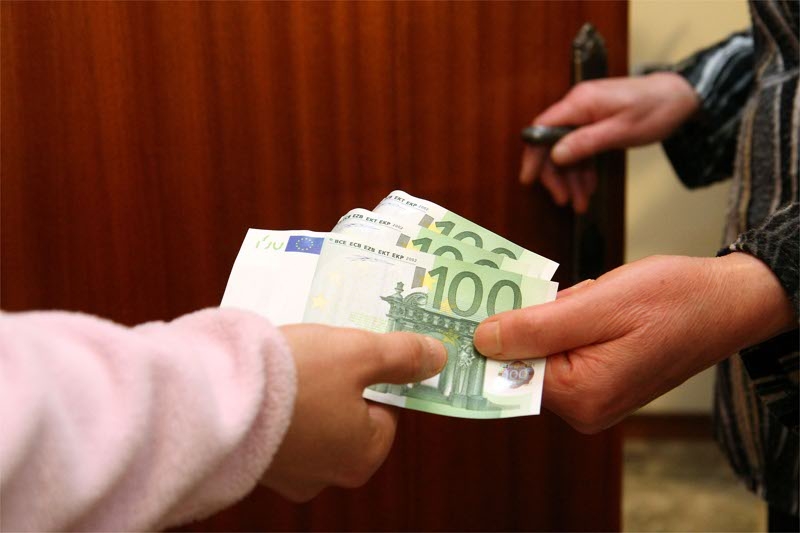 Coppia di truffatori accumula quasi 30 mila euro incassati da contratti fasulli