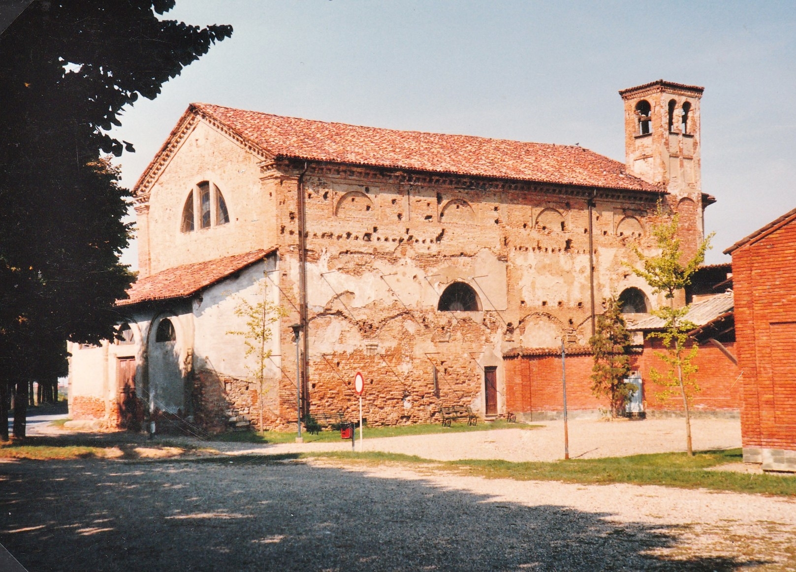 Storia, arte, cultura popolare e un mistery da risolvere alla Madonna delle Ghiare di Pozzolo