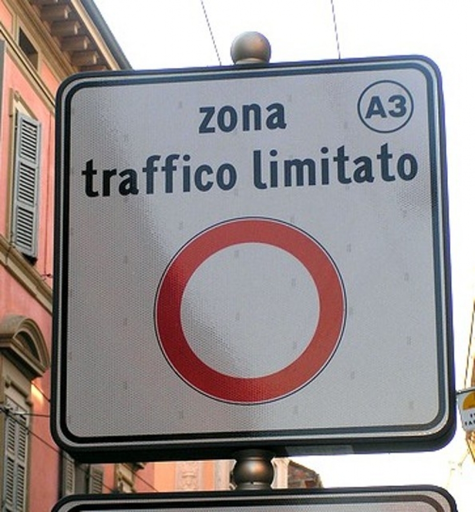 Tortona sperimenta la nuova Ztl in via Emilia Nord