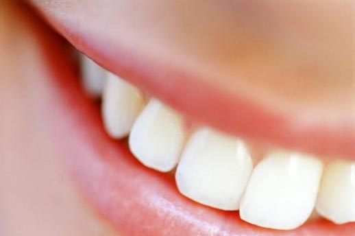 Il dentista costa caro: al Nord la crisi riduce le visite