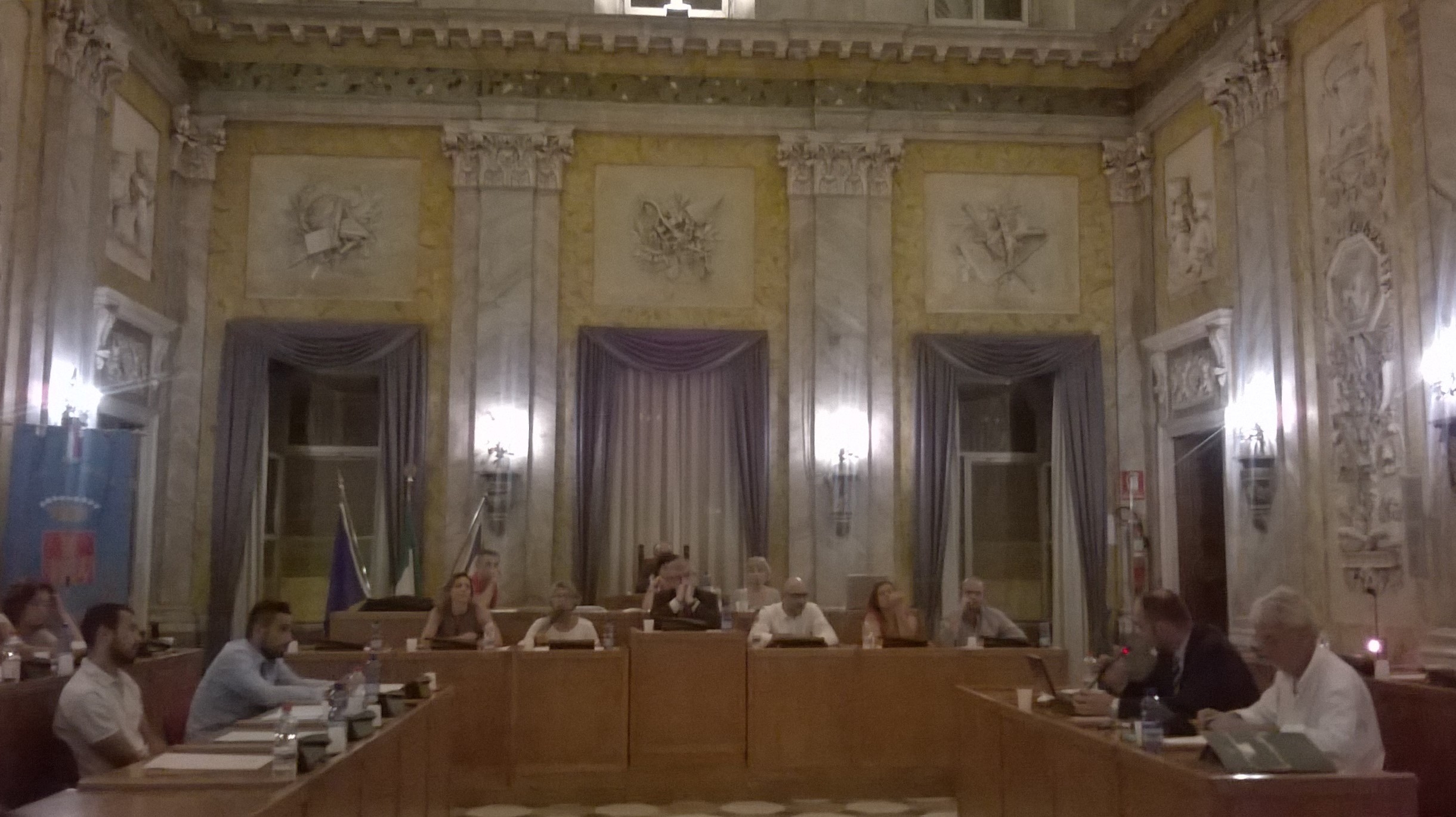 Valenza discute dell’accoglienza dei migranti e delle modalità di recupero del disavanzo