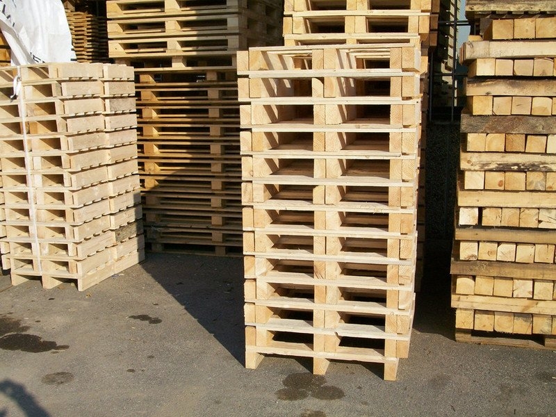 Denunciato autista: aveva rubato i bancali alla ditta per cui lavorava