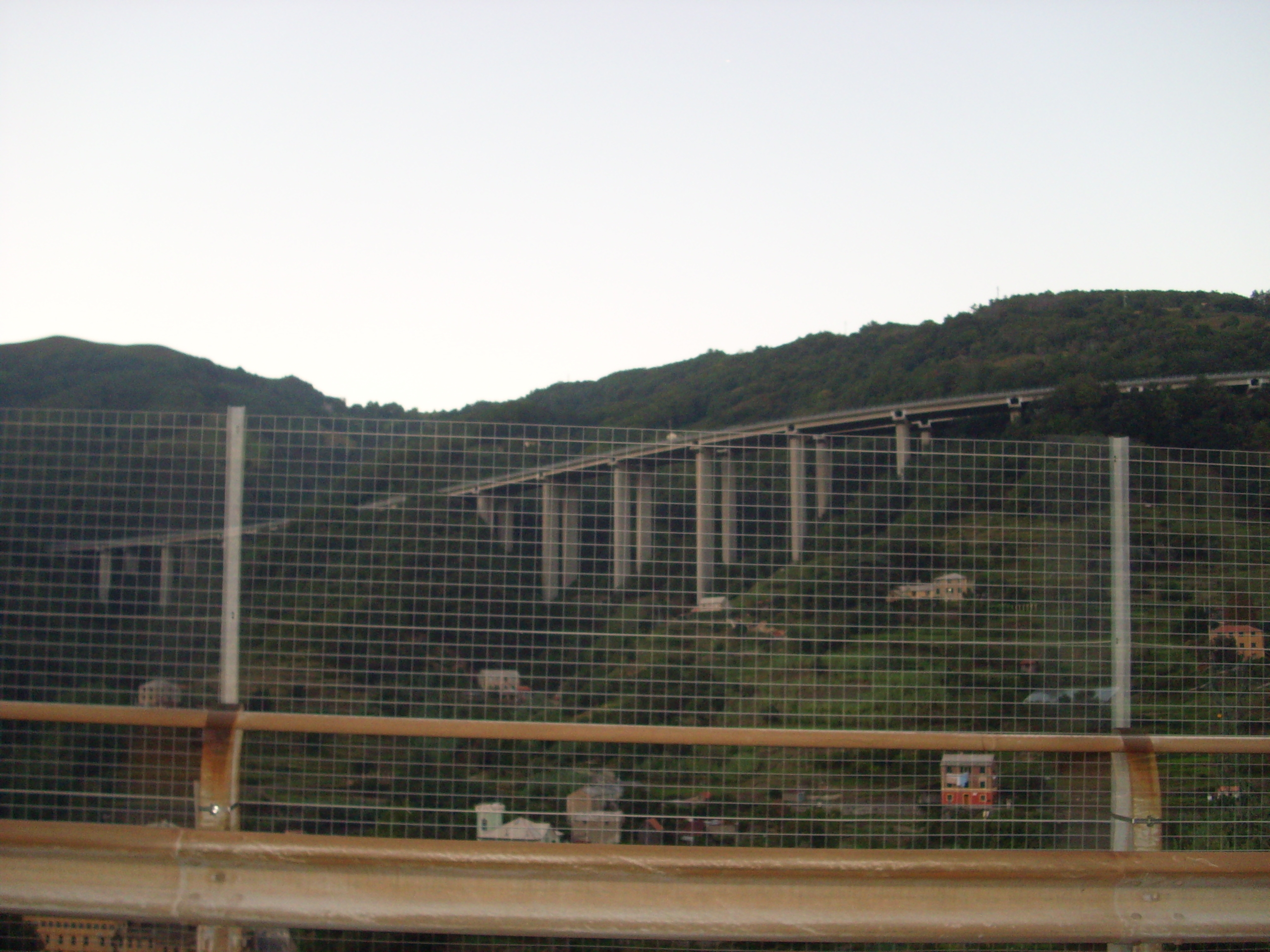 Minaccia di buttarsi da un viadotto dell’A26. Salvato dalla Polizia Stradale di Ovada