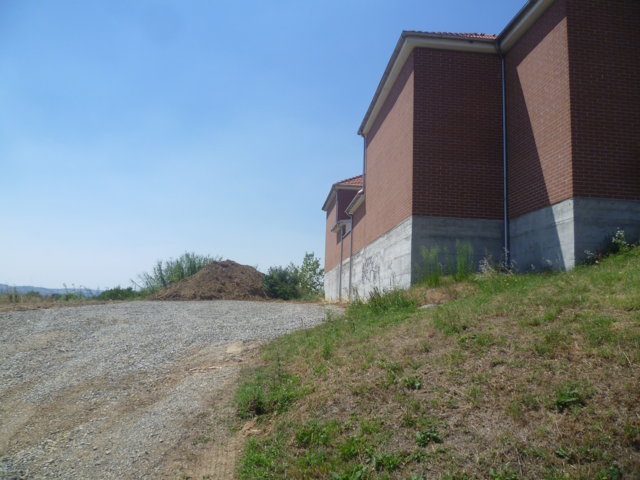 Problema risolto al cimitero di Monte Valenza: lo aveva segnalato una lettrice a Radio Gold News
