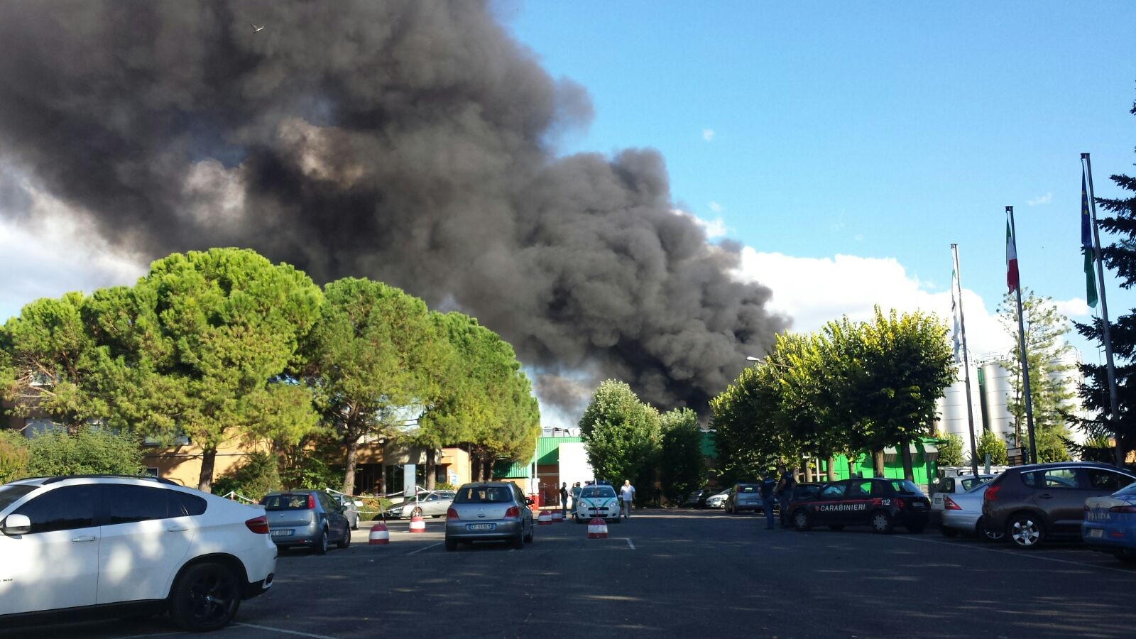 Incendio a Voghera. Sul posto anche i pompieri di Alessandria [FOTO]