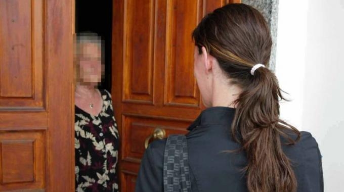 Tornano in azione le due truffatrici astigiane: anziana derubata di 2 mila euro