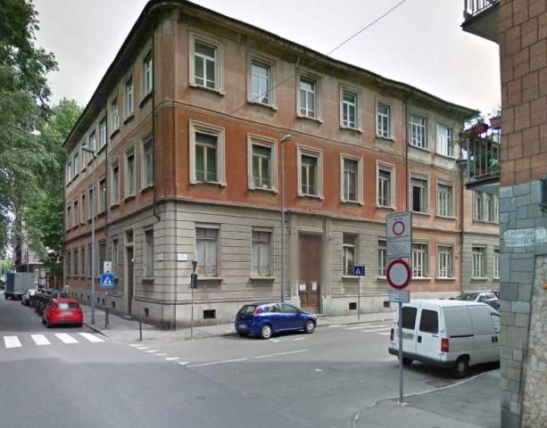 Basta catenelle davanti alla scuola Galilei: da sabato la via sarà a senso unico