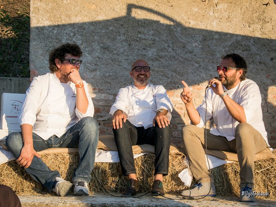 Tre chef, tre frontman seduti sui covoni di paglia [FOTO]