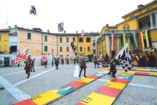 A Mortara si celebra l’oca: al via la “Sagra del salame d’oca” e il “Palio dell’oca”.