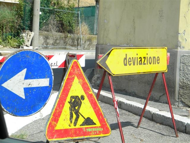 Da martedì lavori in strada Citerna a Valenza. Accesso consentito solo ai residenti