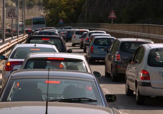 Si ribaltano due auto sulla tangenziale di Alessandria: ora il tratto è tornato percorribile