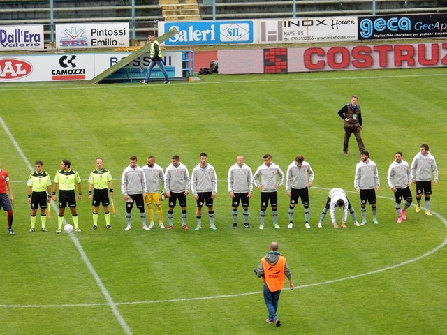 Lumezzane – Alessandria 2-0: i tifosi grigi contestano il ds Magalini