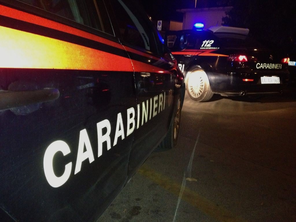 Uomo di 55 anni trovato senza vita in una pozza di sangue