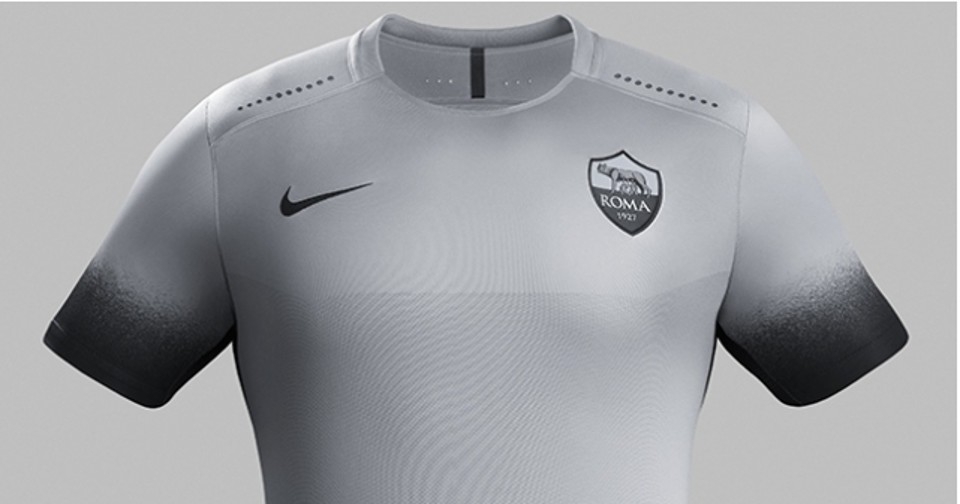 La Roma fa l’Alessandria: i giallorossi scelgono il grigio per la terza maglia