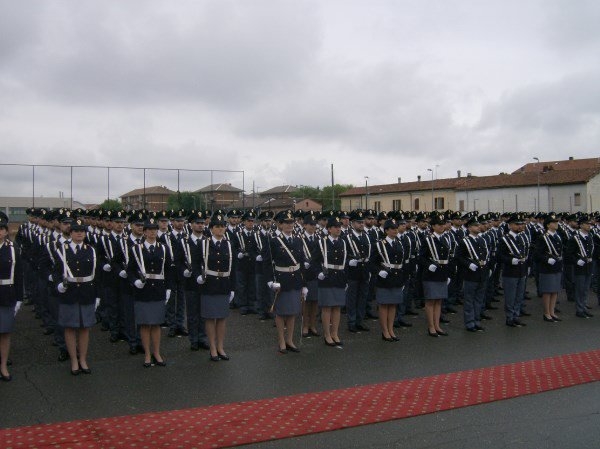 Saranno “futuri poliziotti” ma intanto si portano avanti con il lavoro: allievi della Scuola di Polizia bloccano un ladro