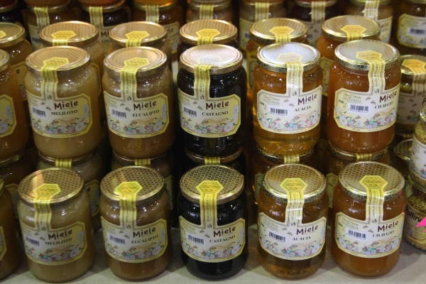 Le varie sfaccettature del miele vanno in scena a Piacenza