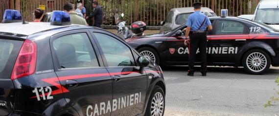 Pugni e pietre contro il vicino di casa