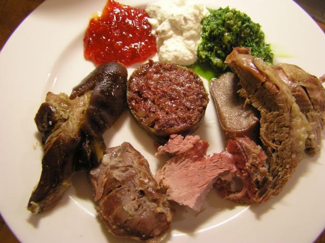 A Giardinetto si celebra la tradizione gastronomica piemontese a suon di bollito misto