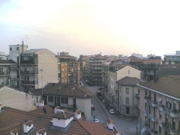 Ladro di bottiglie di vino inseguito e fermato dai Carabinieri