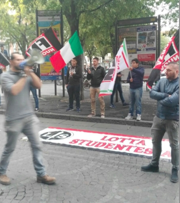 Forza Nuova protesta sotto il Comune per gli spazi non concessi