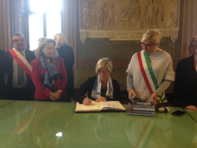 Dal Ministro Pinotti l’impegno a “facilitare” il recupero di Cittadella e Valfrè[VIDEO]