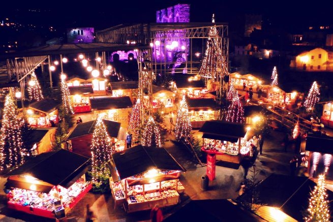 I mercatini di Natale trasformano Aosta in un villaggio alpino d’ispirazione nordica